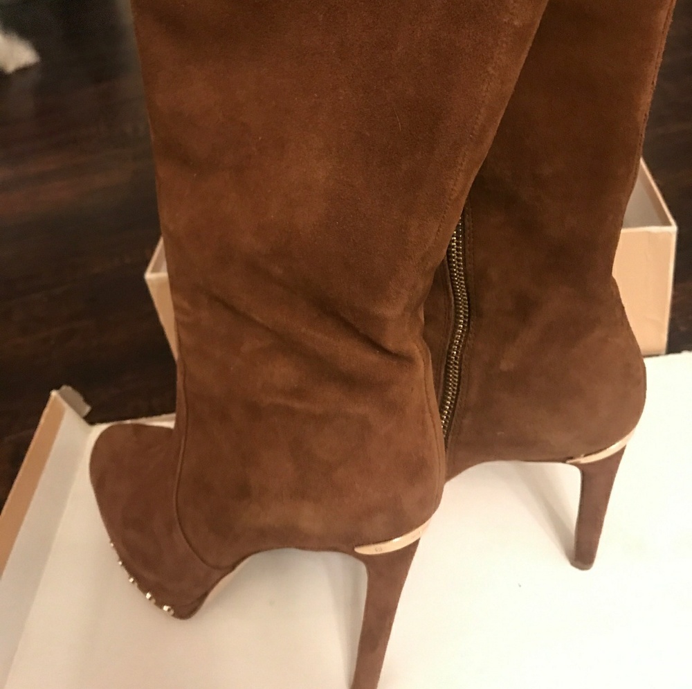 Women's suede heeled boots